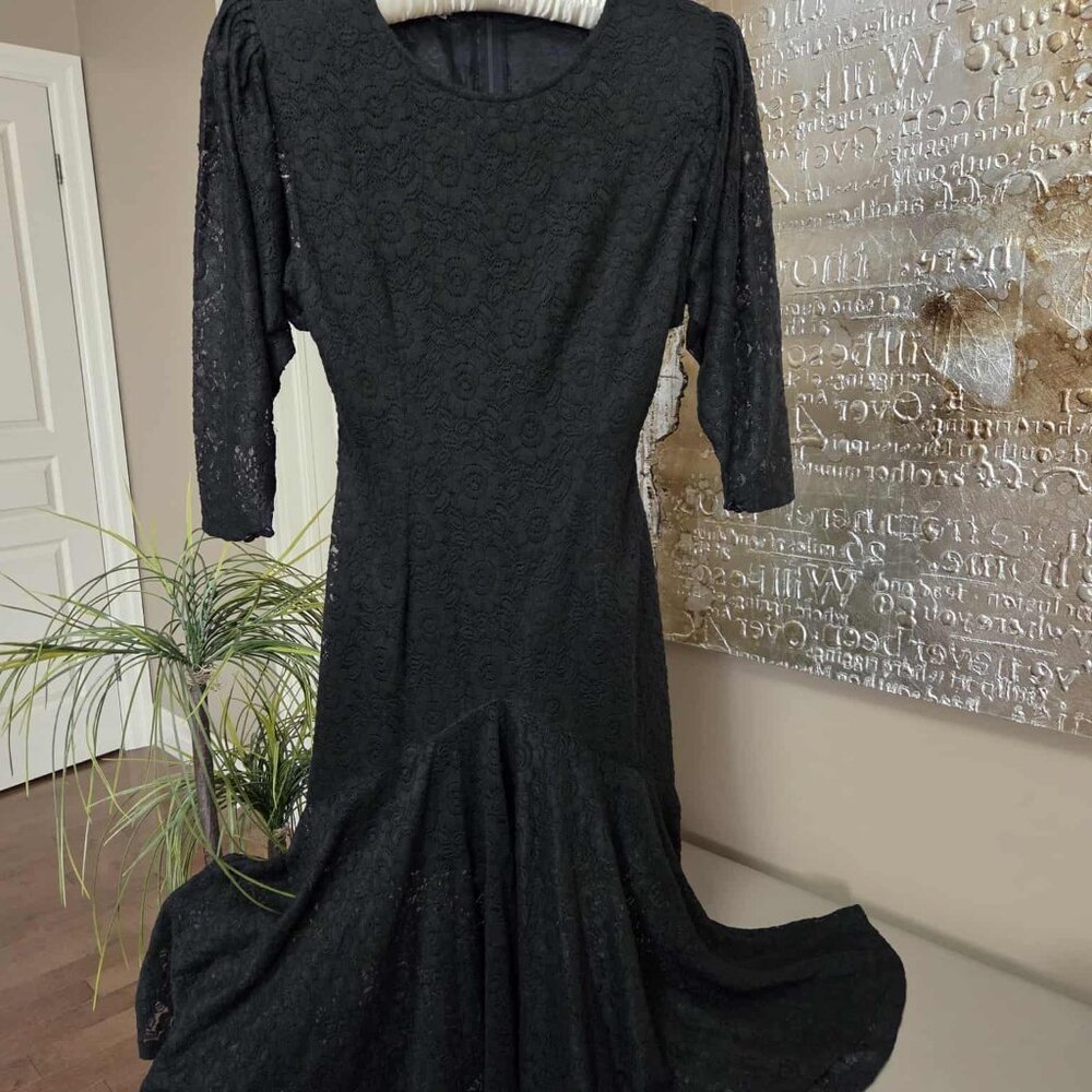 Vintage Simon Chang - Lace High-Low Dress